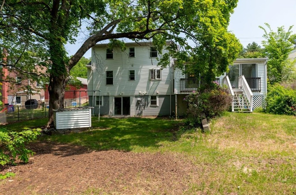 316 Waterman Ave, Smithfield RI  02917-2525 exterior