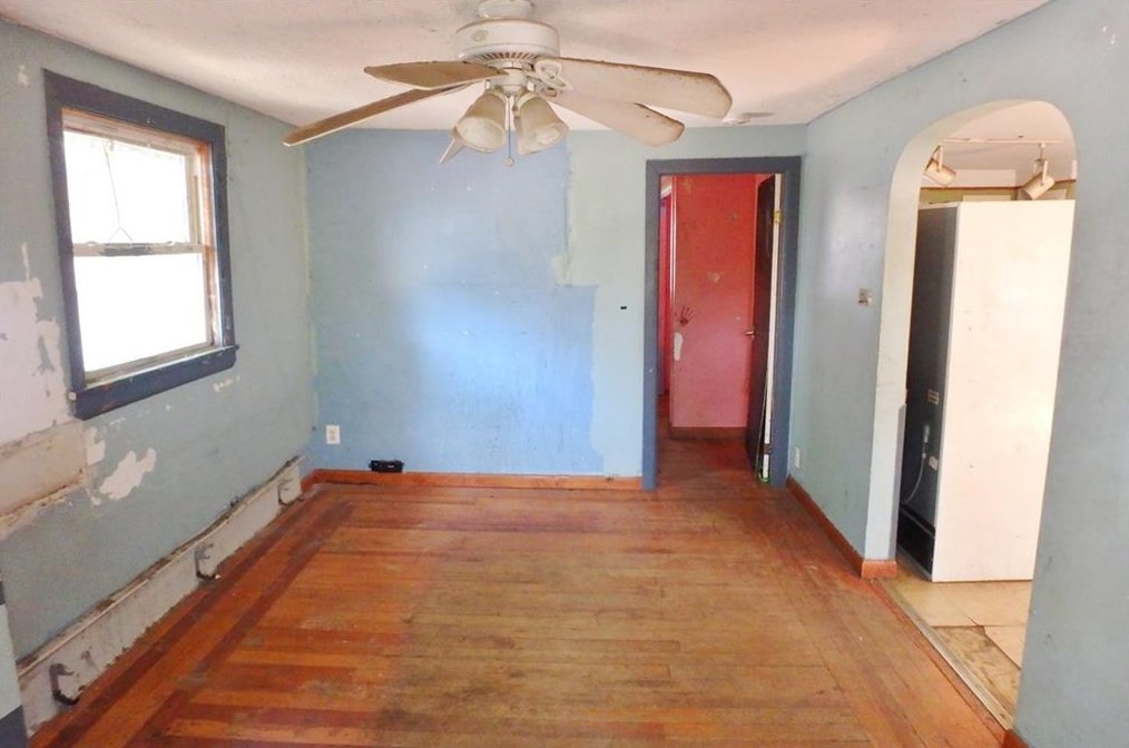 11 Lavoie Ct, West Warwick RI  02893-4926 exterior