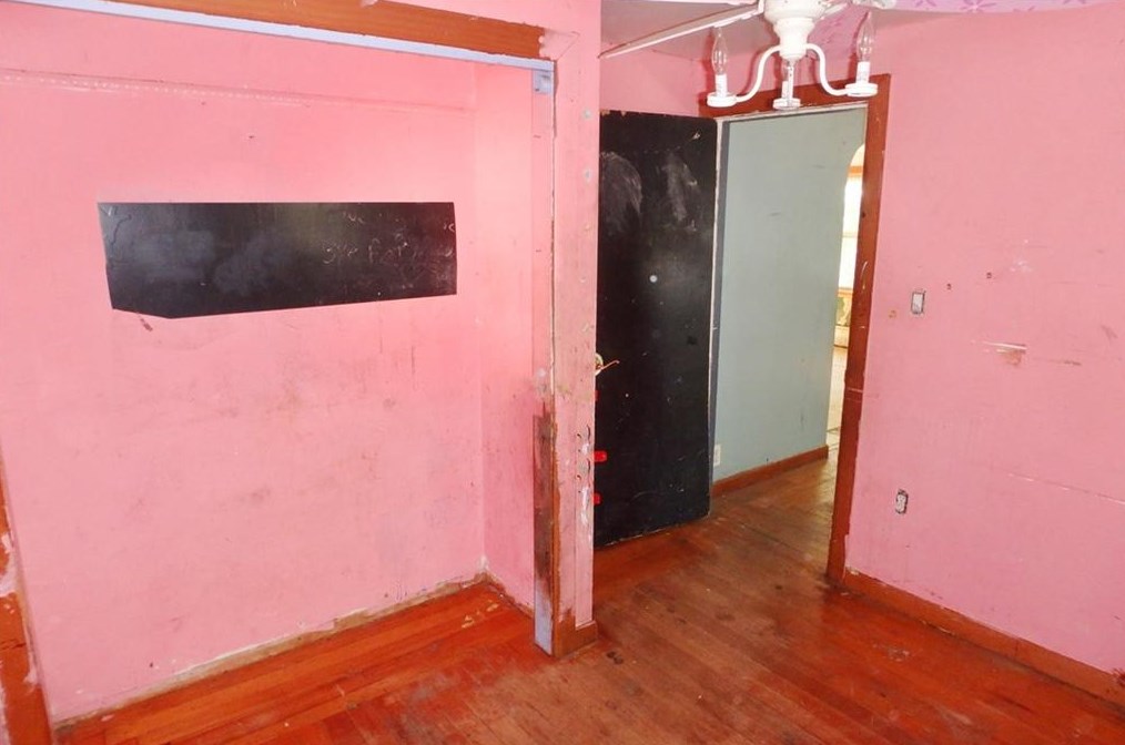 11 Lavoie Ct, West Warwick RI  02893-4926 exterior