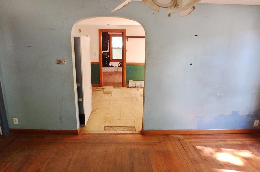 11 Lavoie Ct, West Warwick RI  02893-4926 exterior