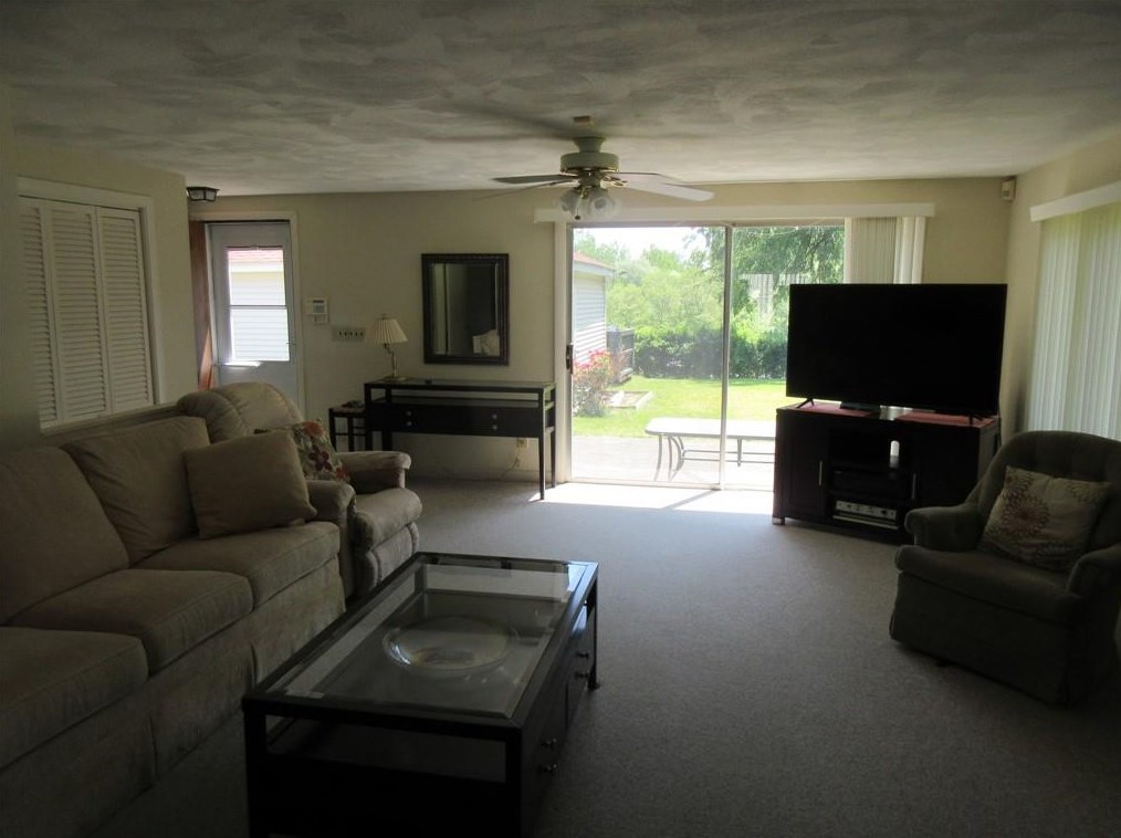 1090 Plainfield St, Providence RI 02909-4630 exterior