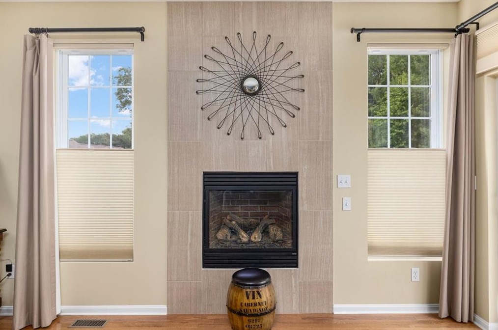 111 Taft Hill Ln, Uxbridge MA 01569-3142 exterior