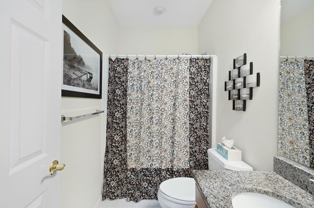 111 Taft Hill Ln, Uxbridge MA 01569-3142 exterior