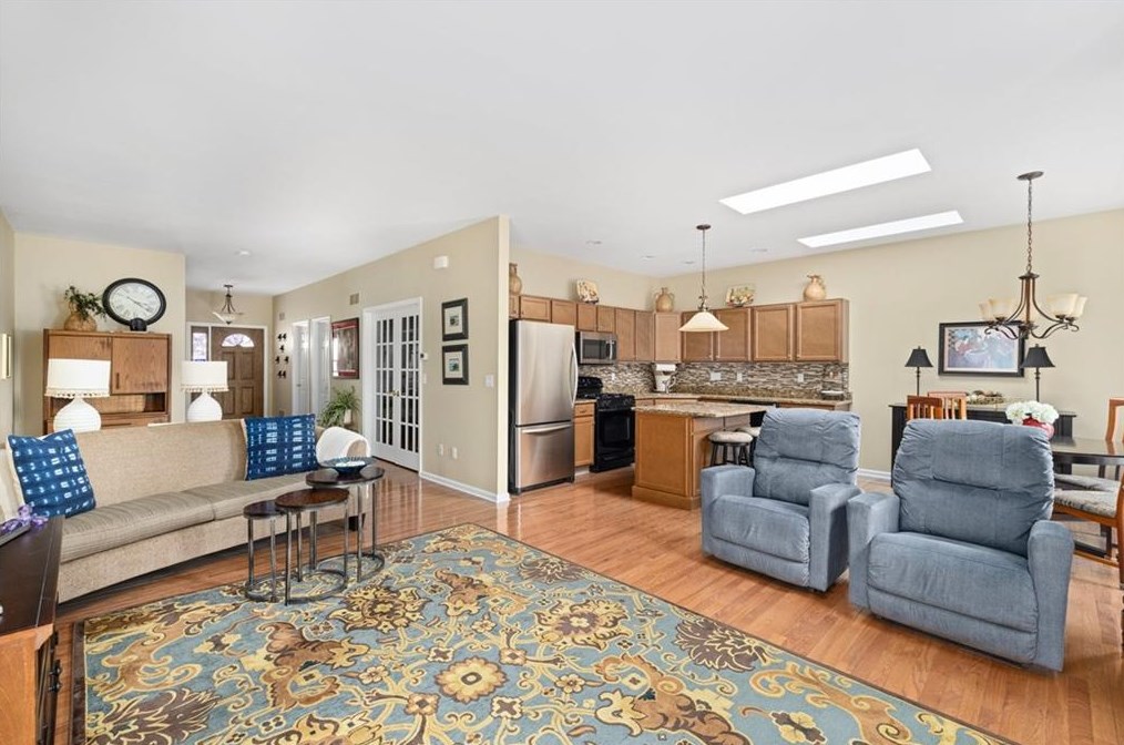 111 Taft Hill Ln, Uxbridge MA 01569-3142 exterior