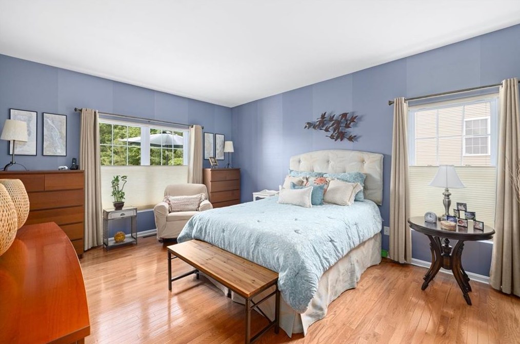 111 Taft Hill Ln, Uxbridge MA 01569-3142 exterior