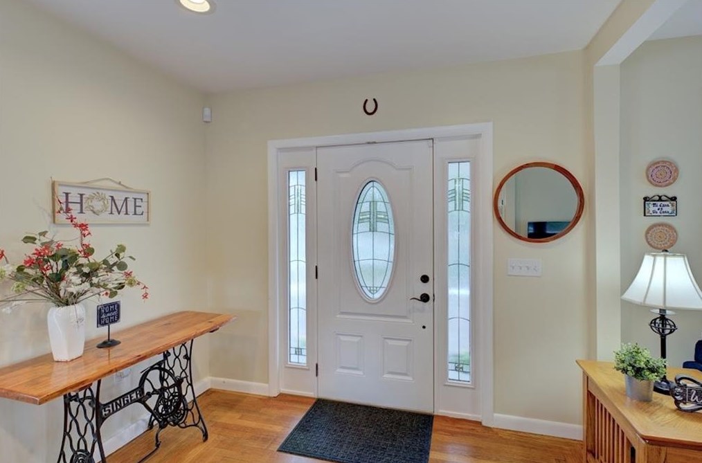 11 Ivanhoe St, Cranston RI 02910-4408 exterior