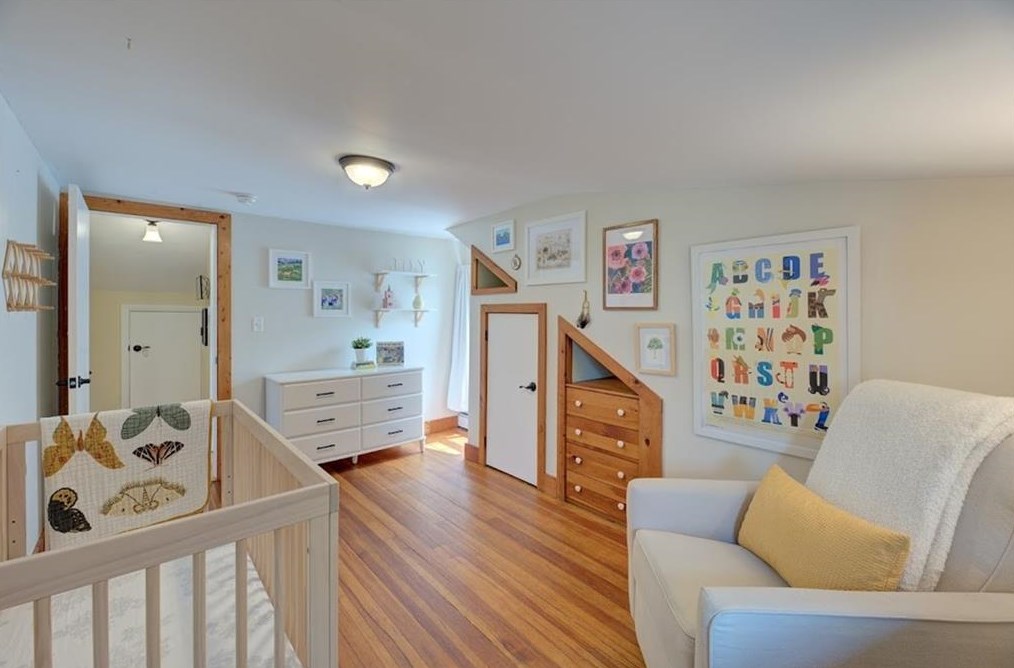 11 Ivanhoe St, Cranston RI 02910-4408 exterior