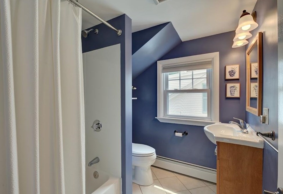 11 Ivanhoe St, Cranston RI 02910-4408 exterior