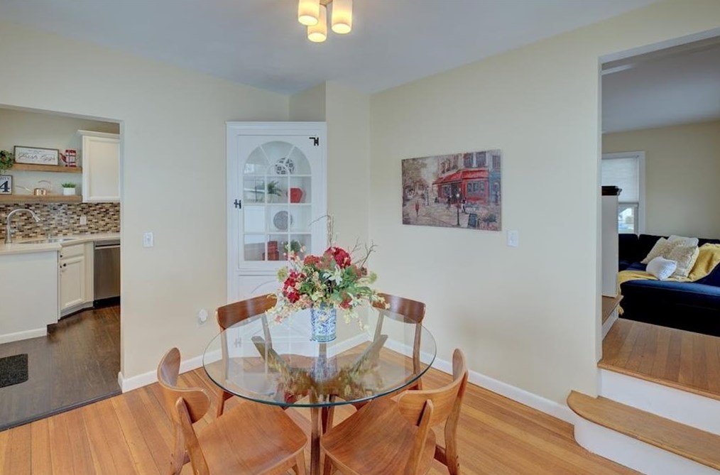 11 Ivanhoe St, Cranston RI 02910-4408 exterior