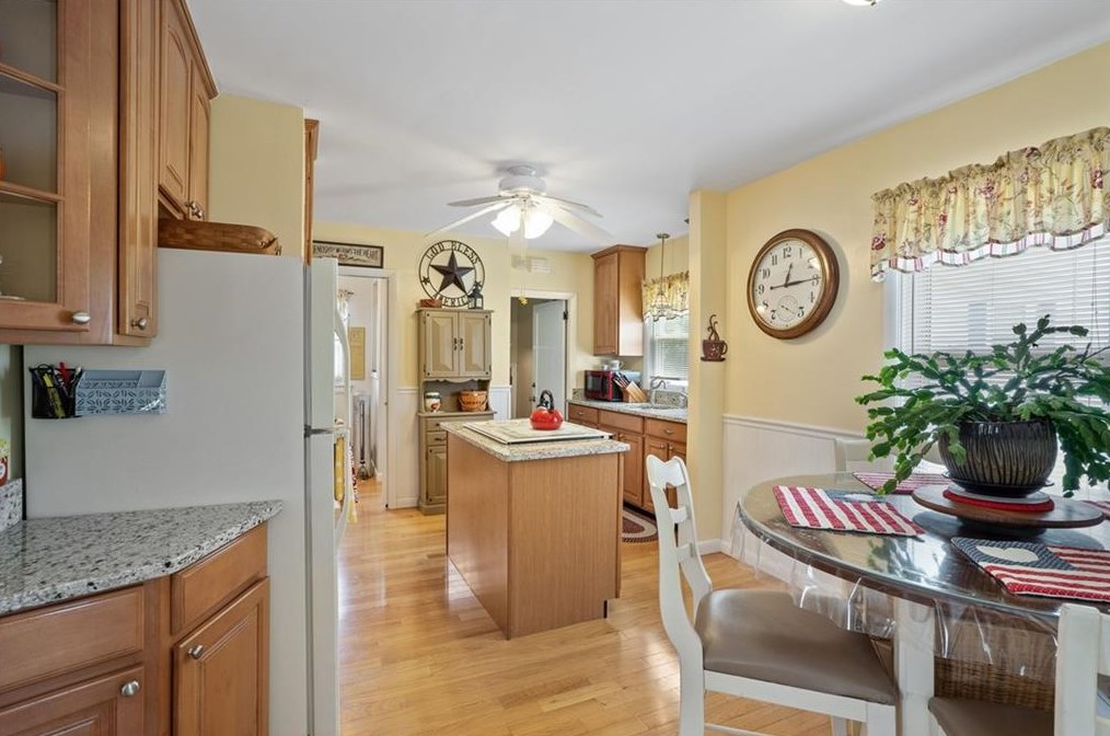 76 Harmon Ave, Cranston RI 02910-2437 exterior