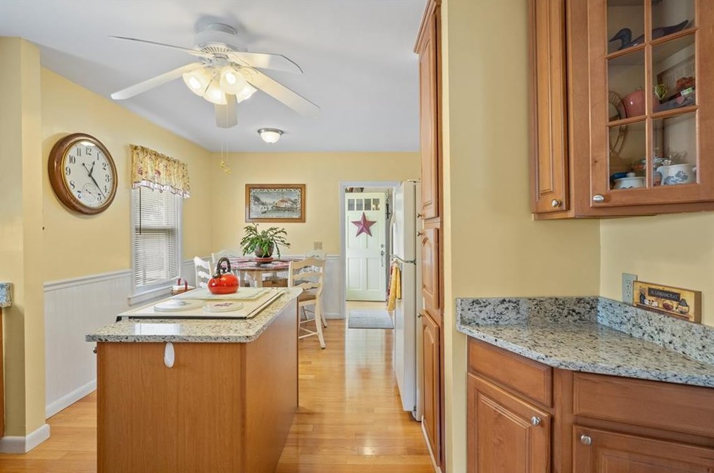 76 Harmon Ave, Cranston RI 02910-2437 exterior