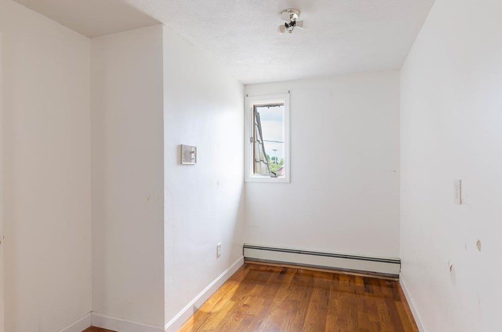 17 Parker Ave, East Providence RI  02914-2207 exterior