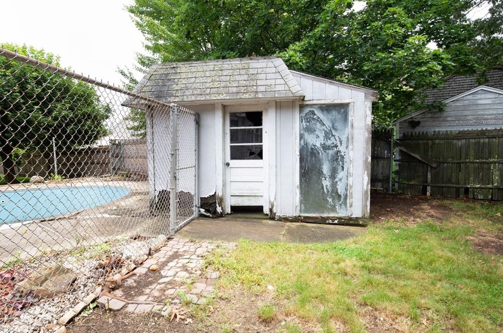 17 Parker Ave, East Providence RI  02914-2207 exterior