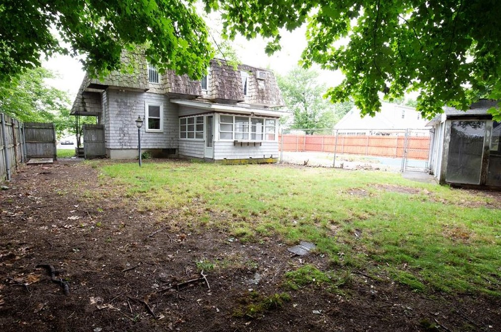 17 Parker Ave, East Providence RI  02914-2207 exterior