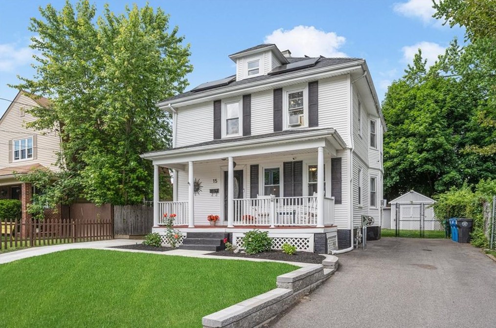15 Brooks St, Cranston RI  02920-3907 exterior
