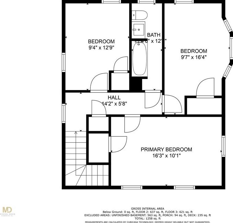 15 Brooks St, Cranston RI  02920-3907 exterior