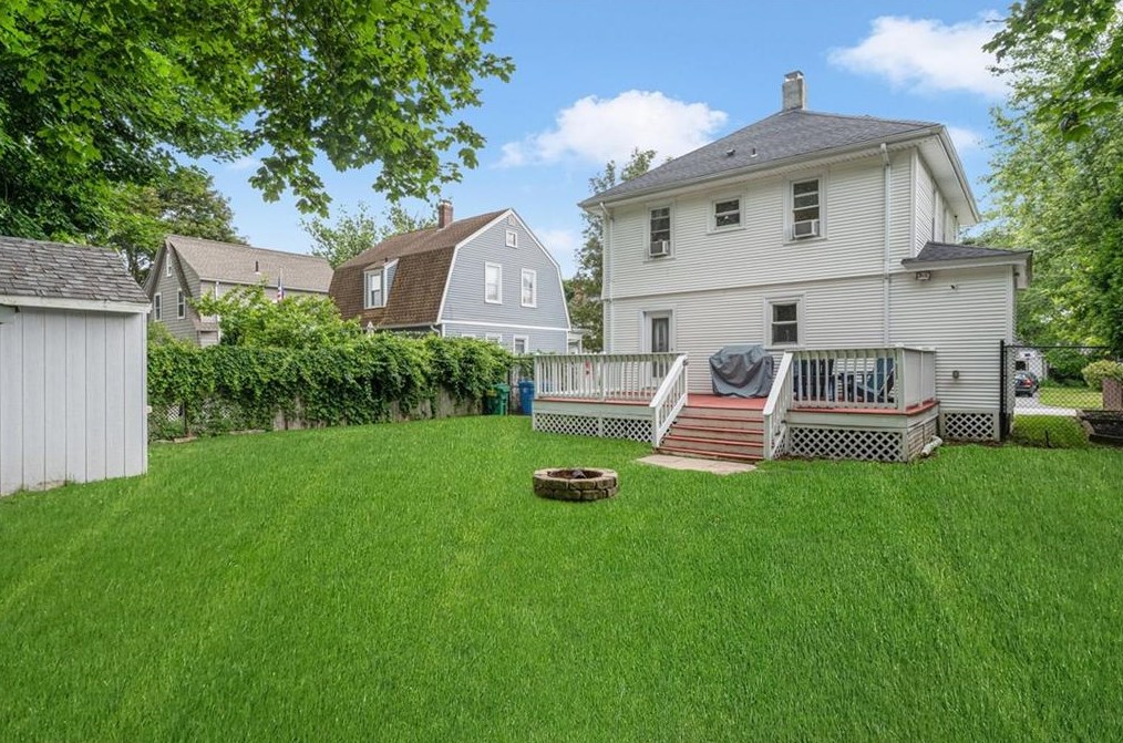 15 Brooks St, Cranston RI  02920-3907 exterior