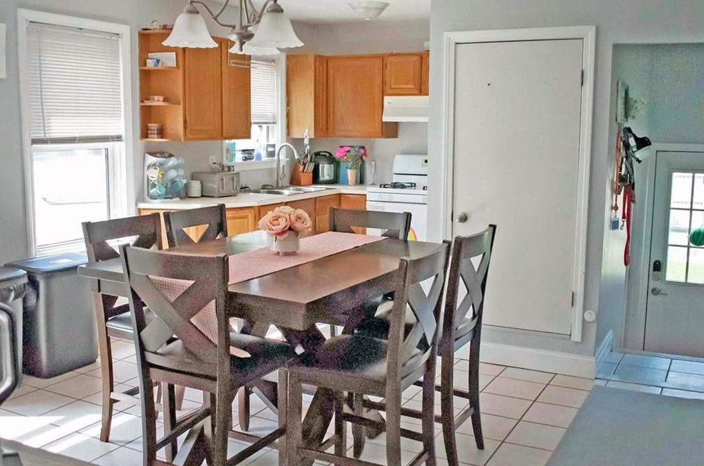 66 Orlo Ave, East Providence RI  02914-2234 exterior