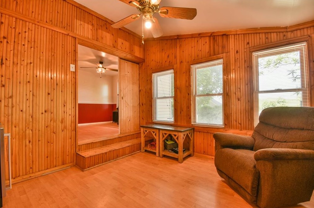 18 Oriole Ave, West Warwick RI  02893-6041 exterior