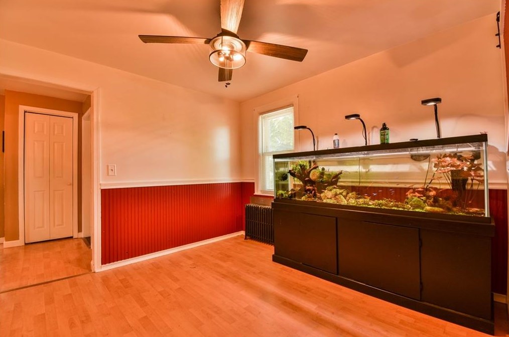 18 Oriole Ave, West Warwick RI  02893-6041 exterior