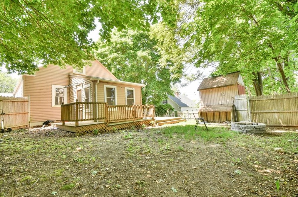 18 Oriole Ave, West Warwick RI  02893-6041 exterior