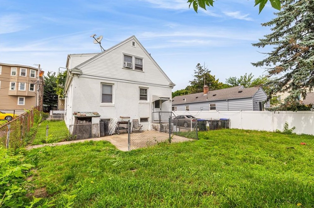 331 Hawkins St, Providence RI 02904-2307 exterior