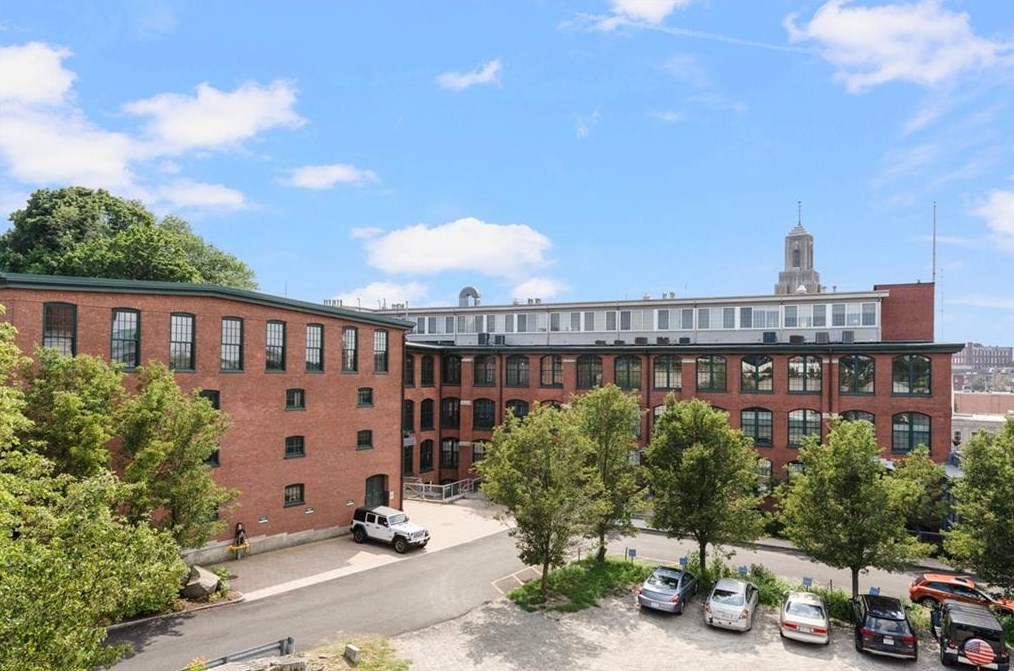 10 Exchange Ct, Pawtucket RI  02860-2258 exterior