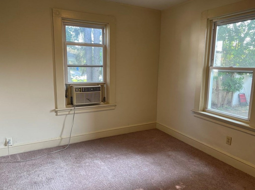 84 Summer St, Cranston RI 02910-5737 exterior