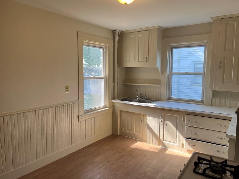 84 Summer St, Cranston RI 02910-5737 exterior