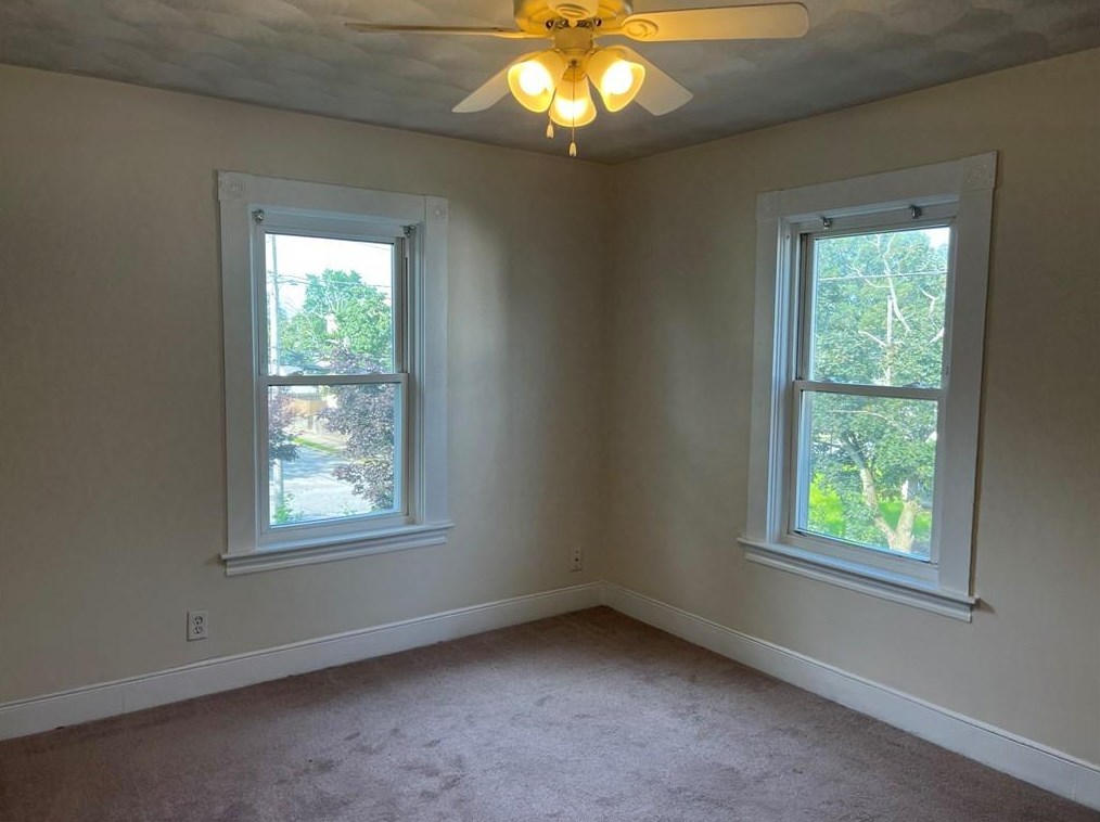 84 Summer St, Cranston RI 02910-5737 exterior