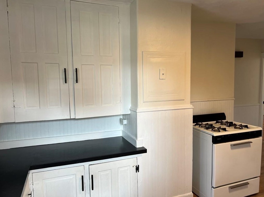 84 Summer St, Cranston RI 02910-5737 exterior