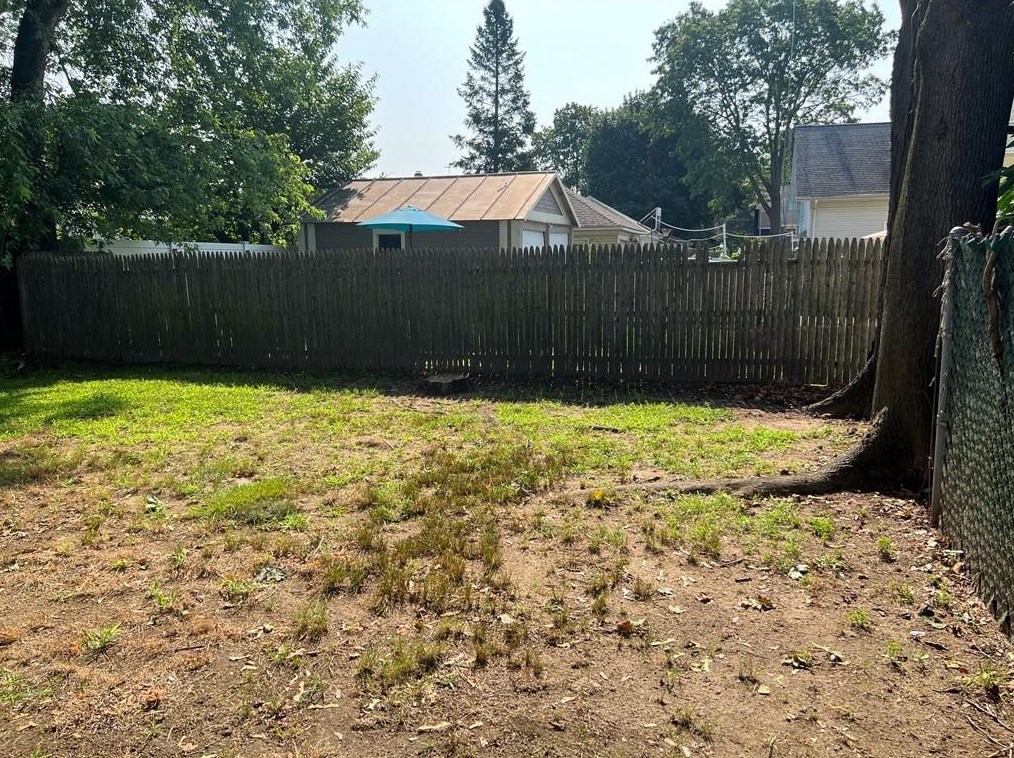 84 Summer St, Cranston RI 02910-5737 exterior