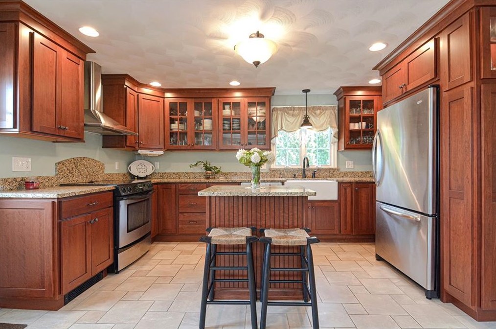 43 Academy Ave, Bristol RI 02809-4102 exterior