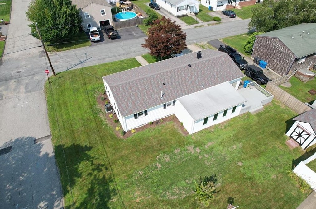 124 Hazelton St, Cranston RI 02920-4816 exterior