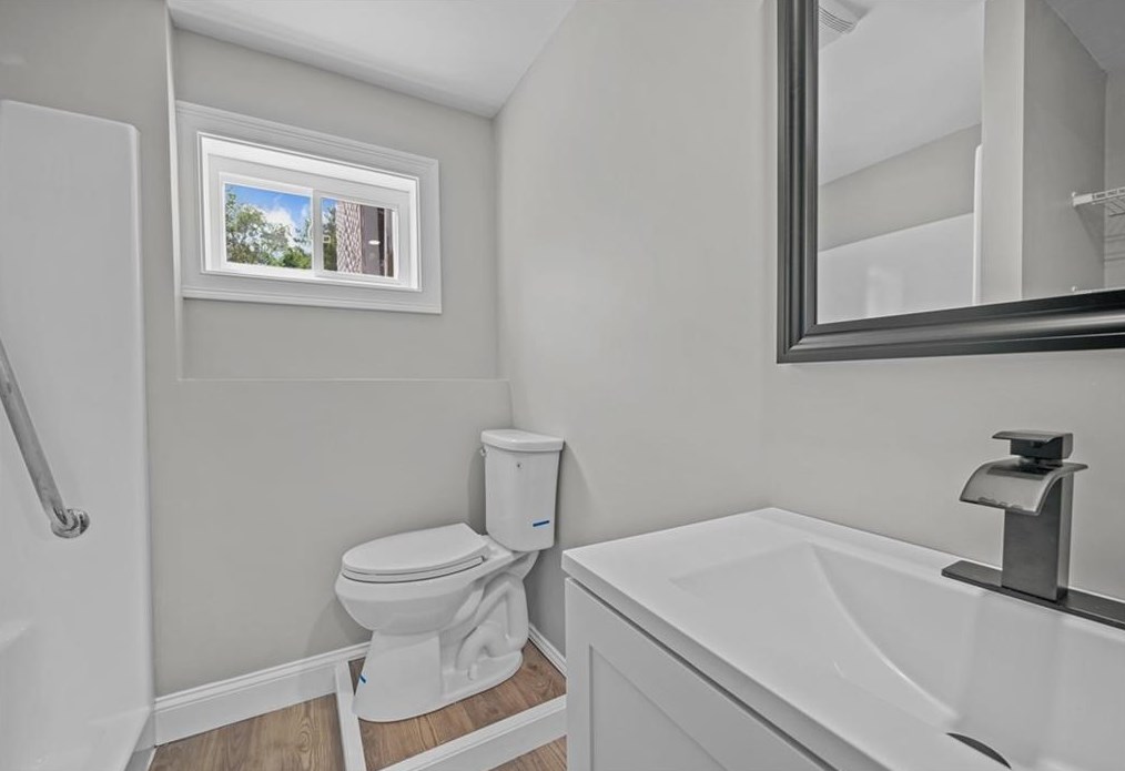 8 Clay St, Hopkinton RI  02804-1602 exterior