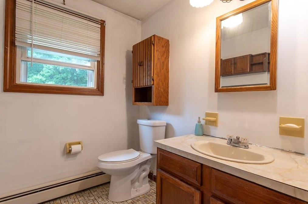 23 Vincent Way, Cranston RI 02921-2582 exterior