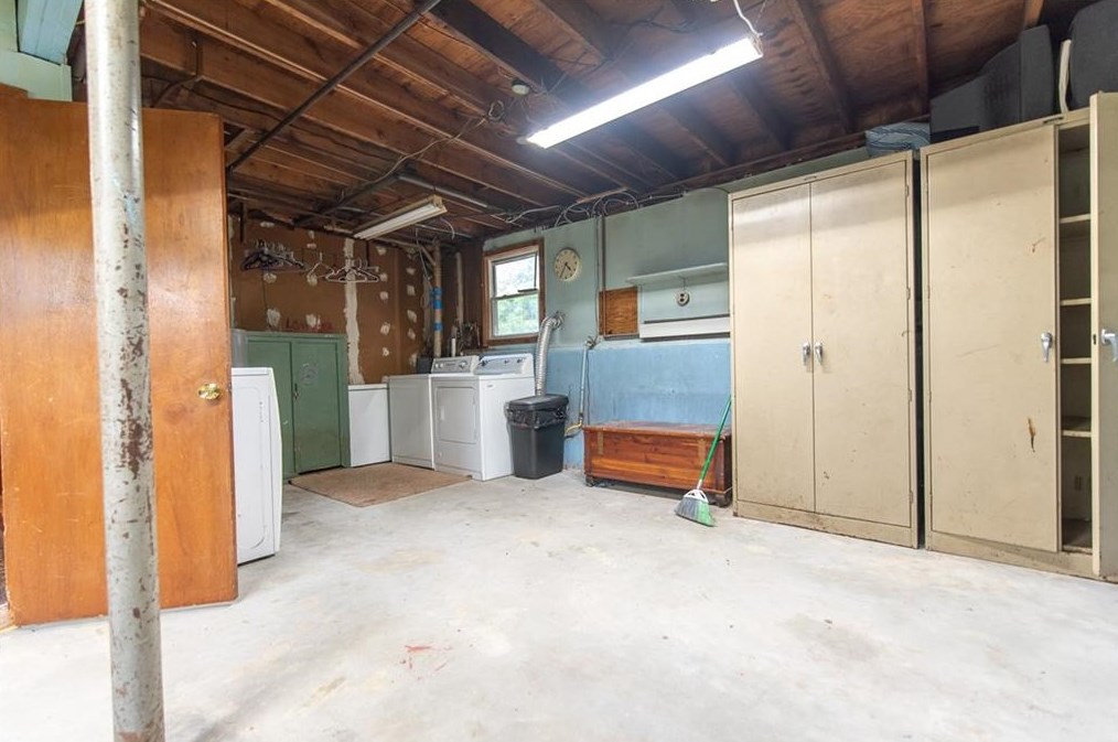 23 Vincent Way, Cranston RI 02921-2582 exterior