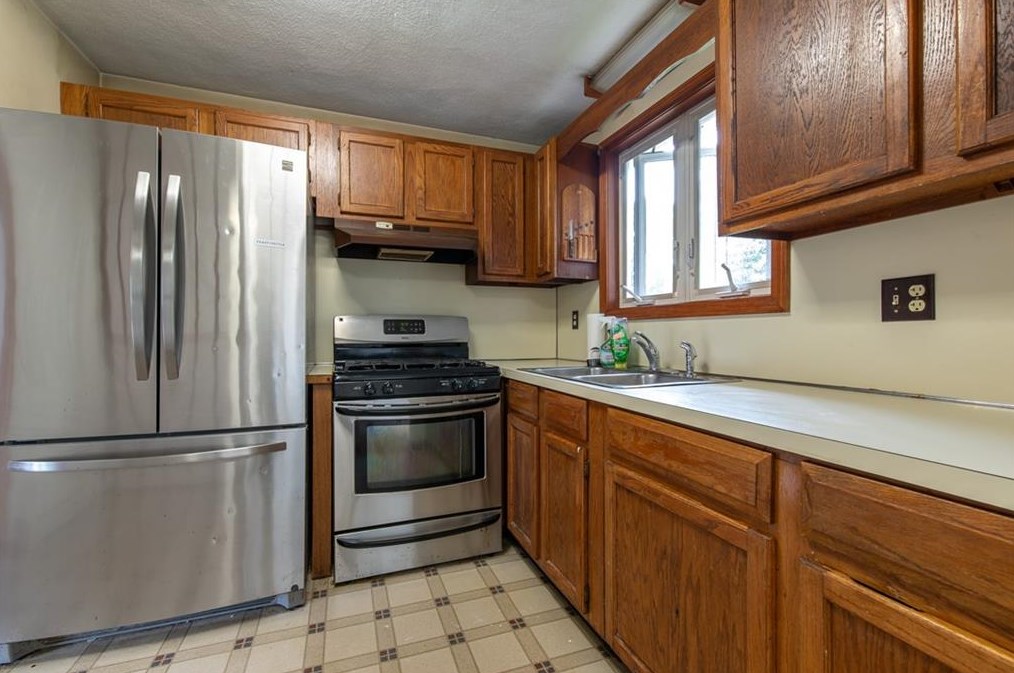 23 Vincent Way, Cranston RI 02921-2582 exterior