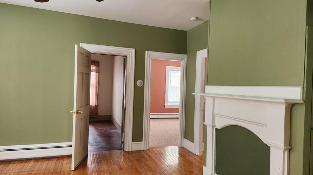 359 Wood St, Bristol RI 02809-2308 exterior