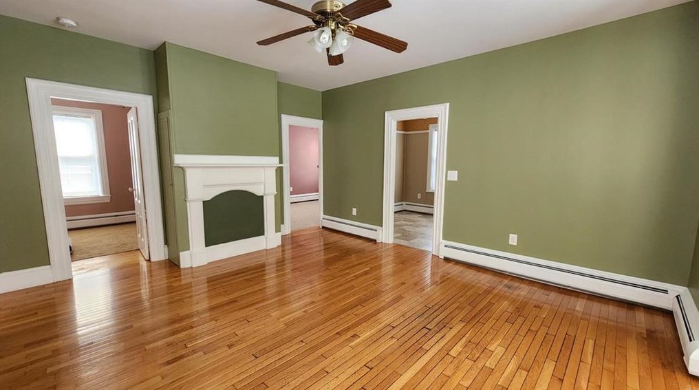 359 Wood St, Bristol RI 02809-2308 exterior