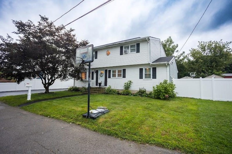 56 Vineland Ave, East Providence RI  02916-3125 exterior