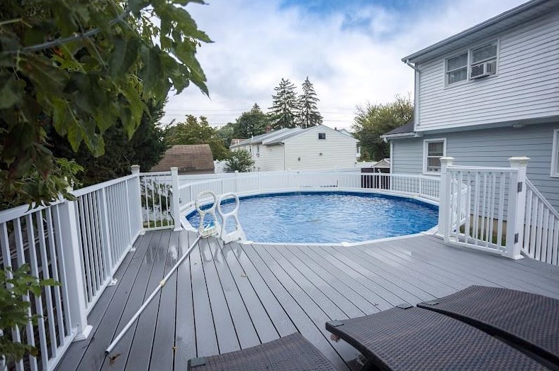 56 Vineland Ave, East Providence RI  02916-3125 exterior