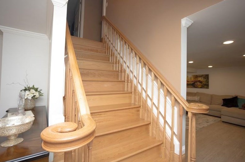 56 Vineland Ave, East Providence RI  02916-3125 exterior