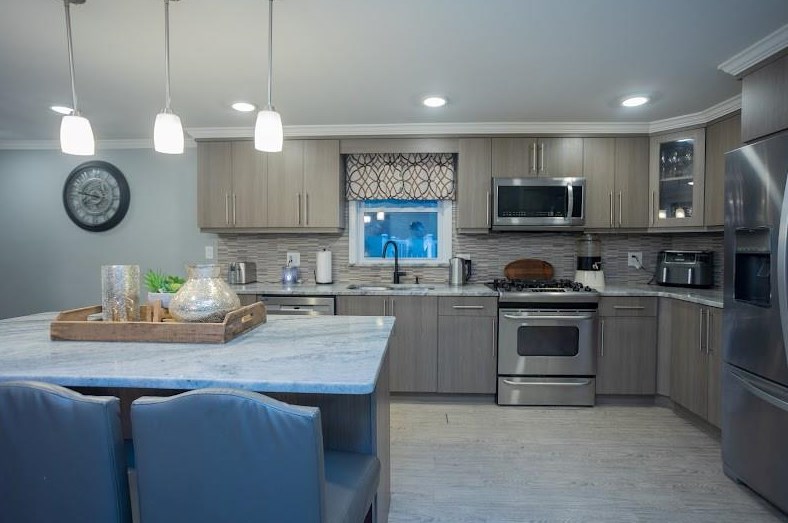 56 Vineland Ave, East Providence RI  02916-3125 exterior