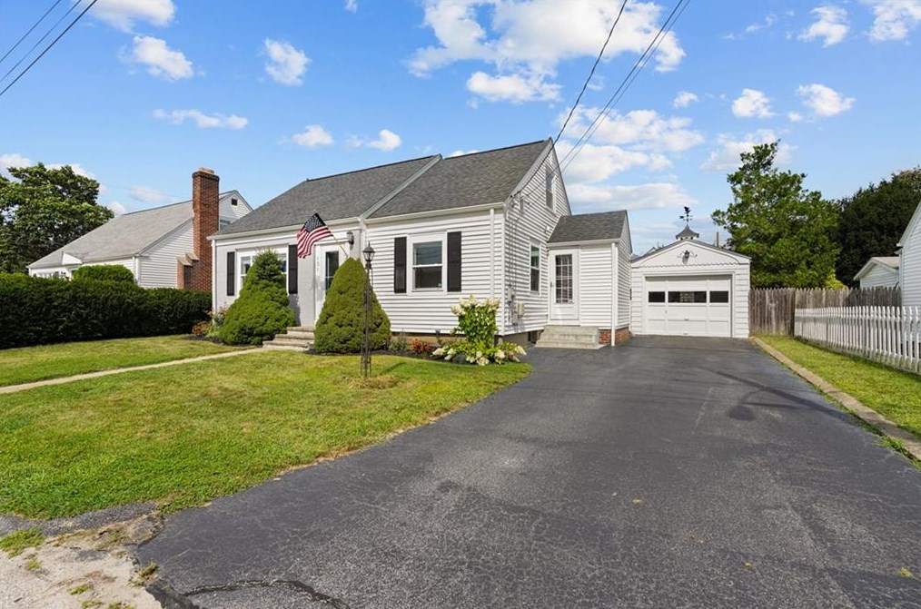 131 Chandler Ave, Cranston RI  02910-2505 exterior