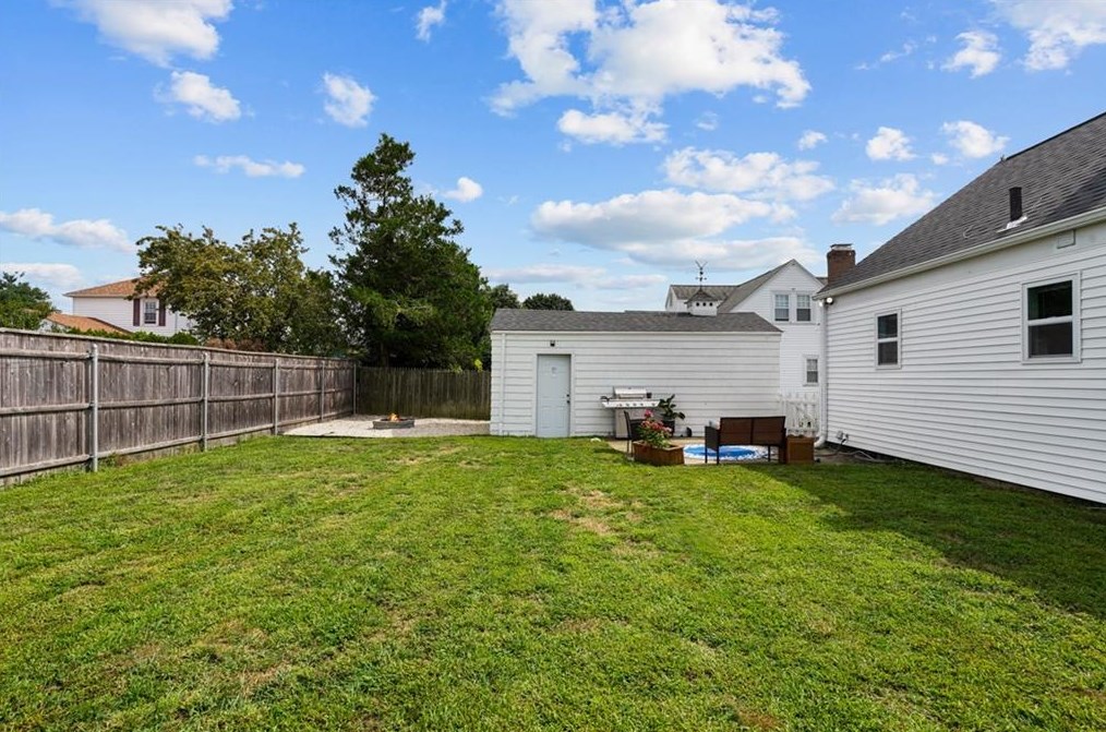 131 Chandler Ave, Cranston RI  02910-2505 exterior