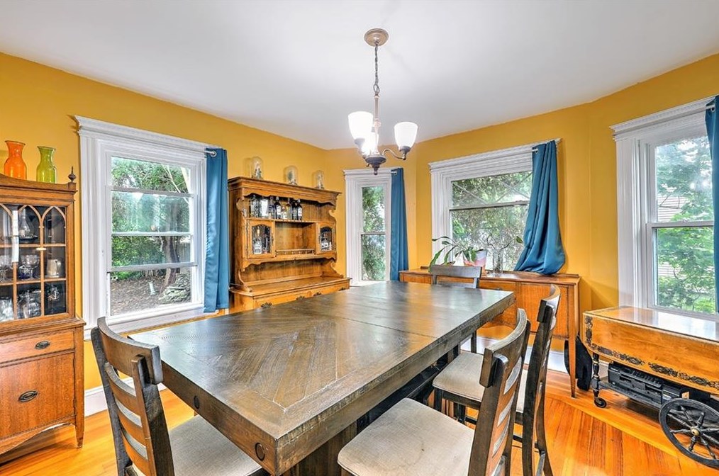 45 Euclid Ave, East Providence RI  02915-3111 exterior