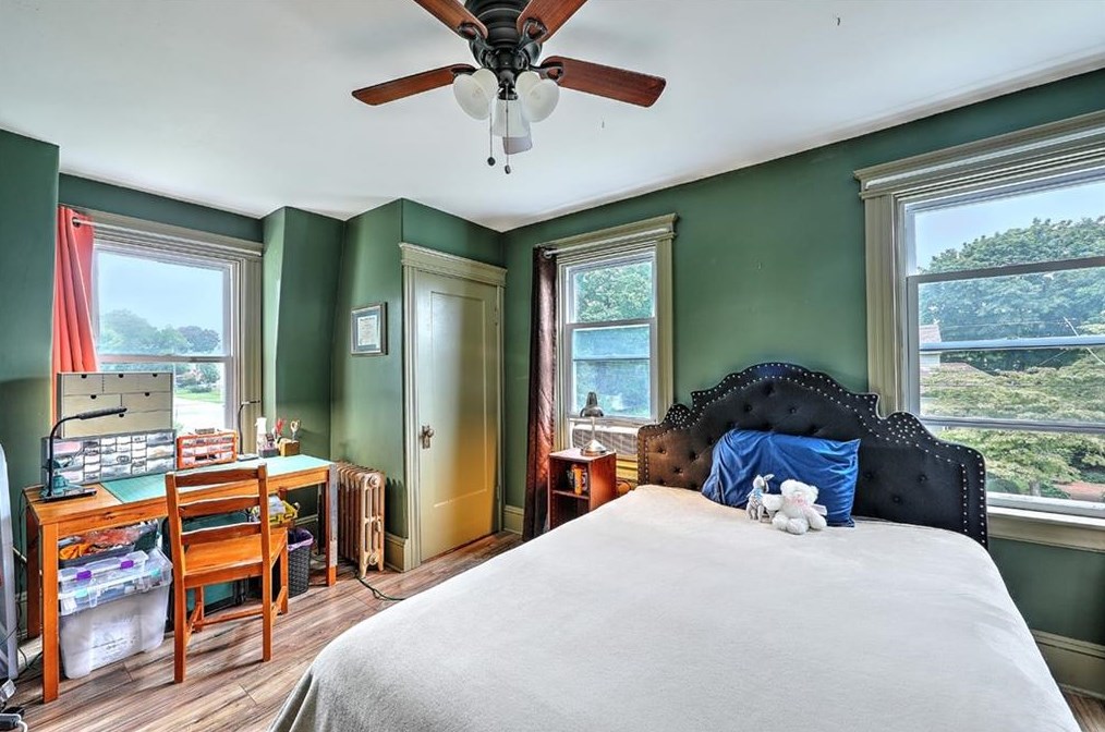 45 Euclid Ave, East Providence RI  02915-3111 exterior