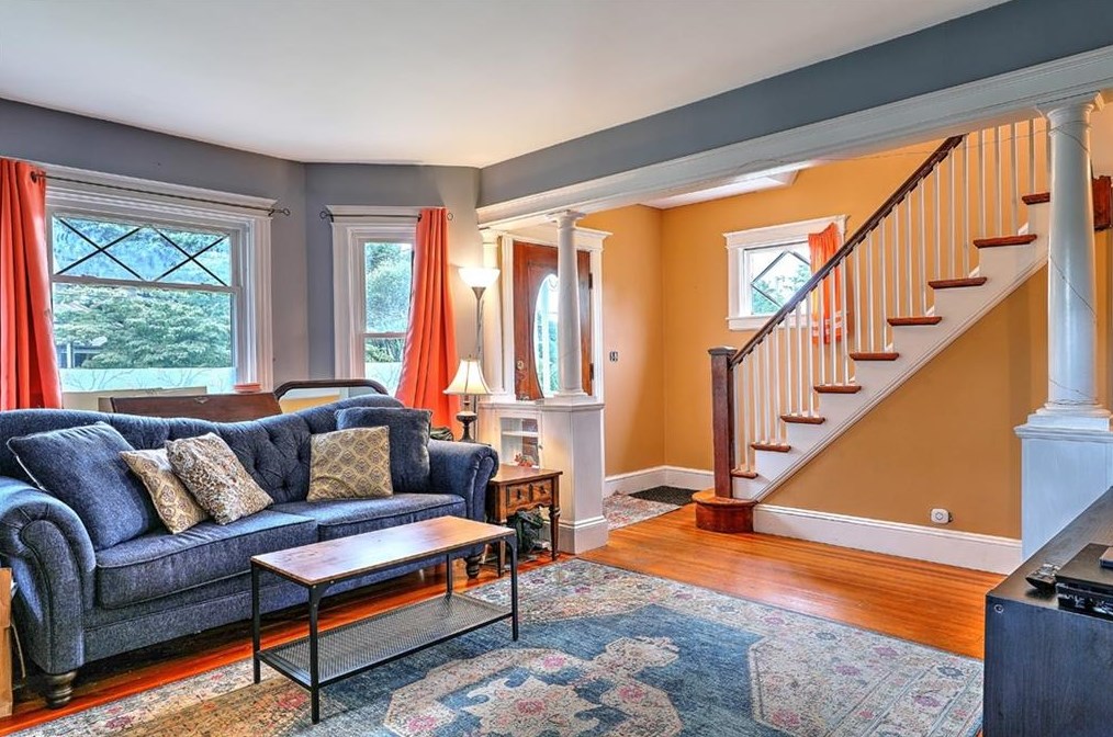 45 Euclid Ave, East Providence RI  02915-3111 exterior