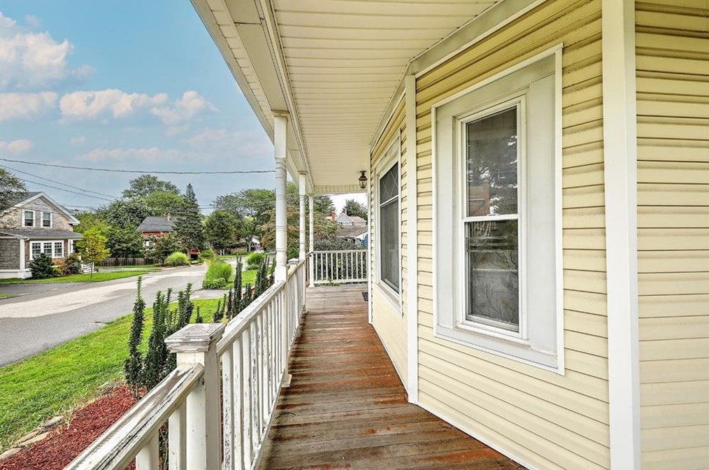 45 Euclid Ave, East Providence RI  02915-3111 exterior